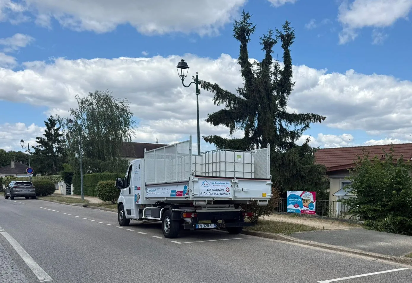 Camionnette Top Solutions 78 – Couvreur à Médan 78 Camionnette Top Solutions 78 – Couvreur à Médan 78